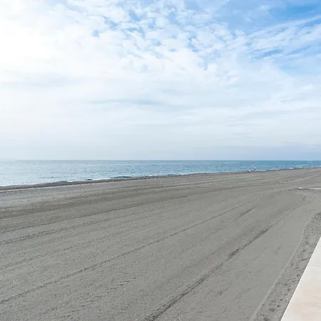 Seafront Luxury Penthouse Costa Апартаменты *