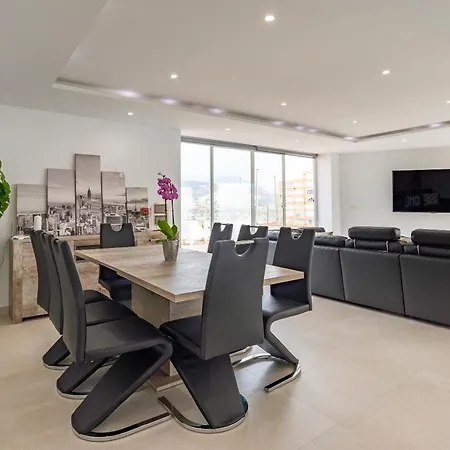 Апартаменты Seafront Luxury Penthouse Costa Торрокс-Коста