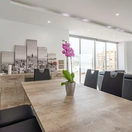 Appartamento Seafront Luxury Penthouse Costa