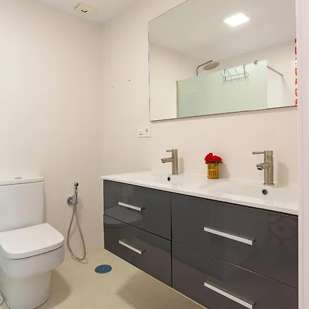Appartamento Seafront Luxury Penthouse Costa *